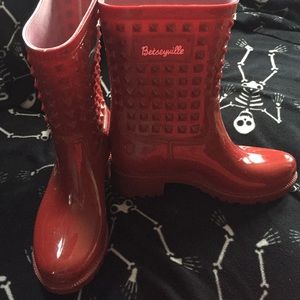 Betsey Johnson Betseyville red rubber rain boots